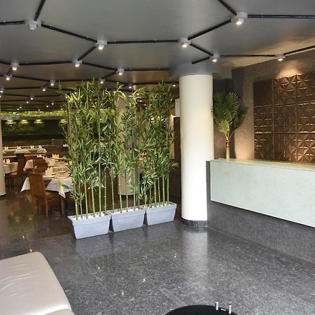 Oyo 10672 Hotel Riviera Nashik Eksteriør billede