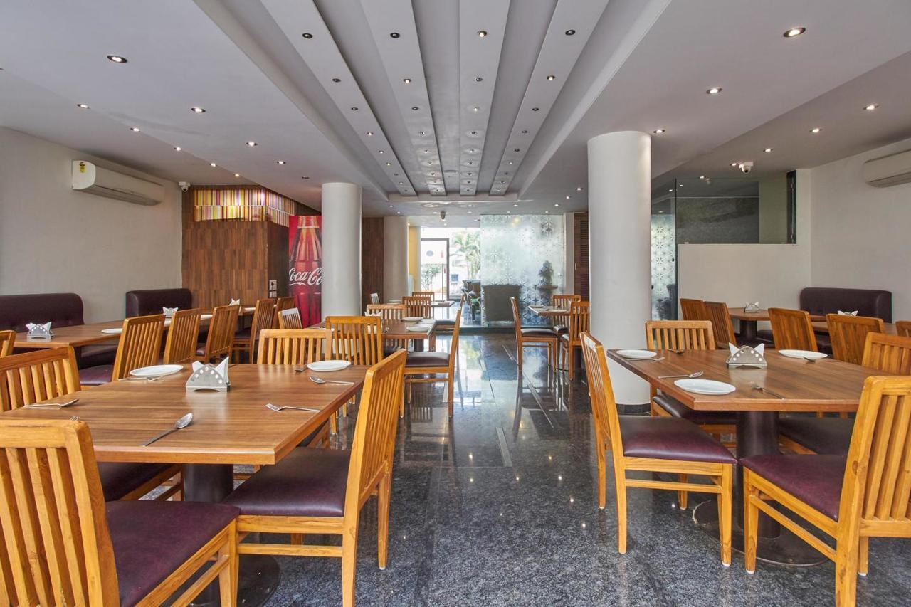 Oyo 10672 Hotel Riviera Nashik Eksteriør billede