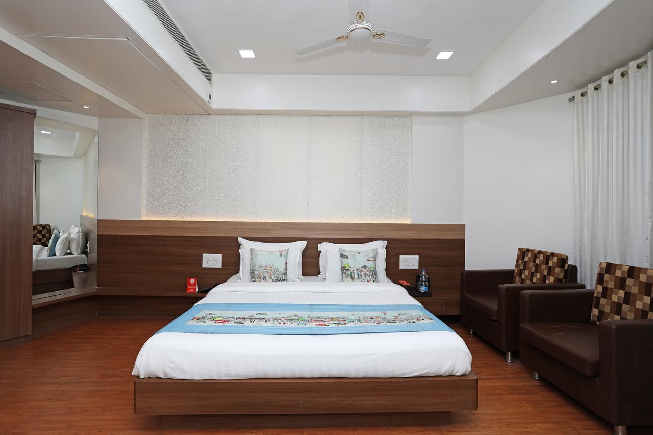 Oyo 10672 Hotel Riviera Nashik Eksteriør billede