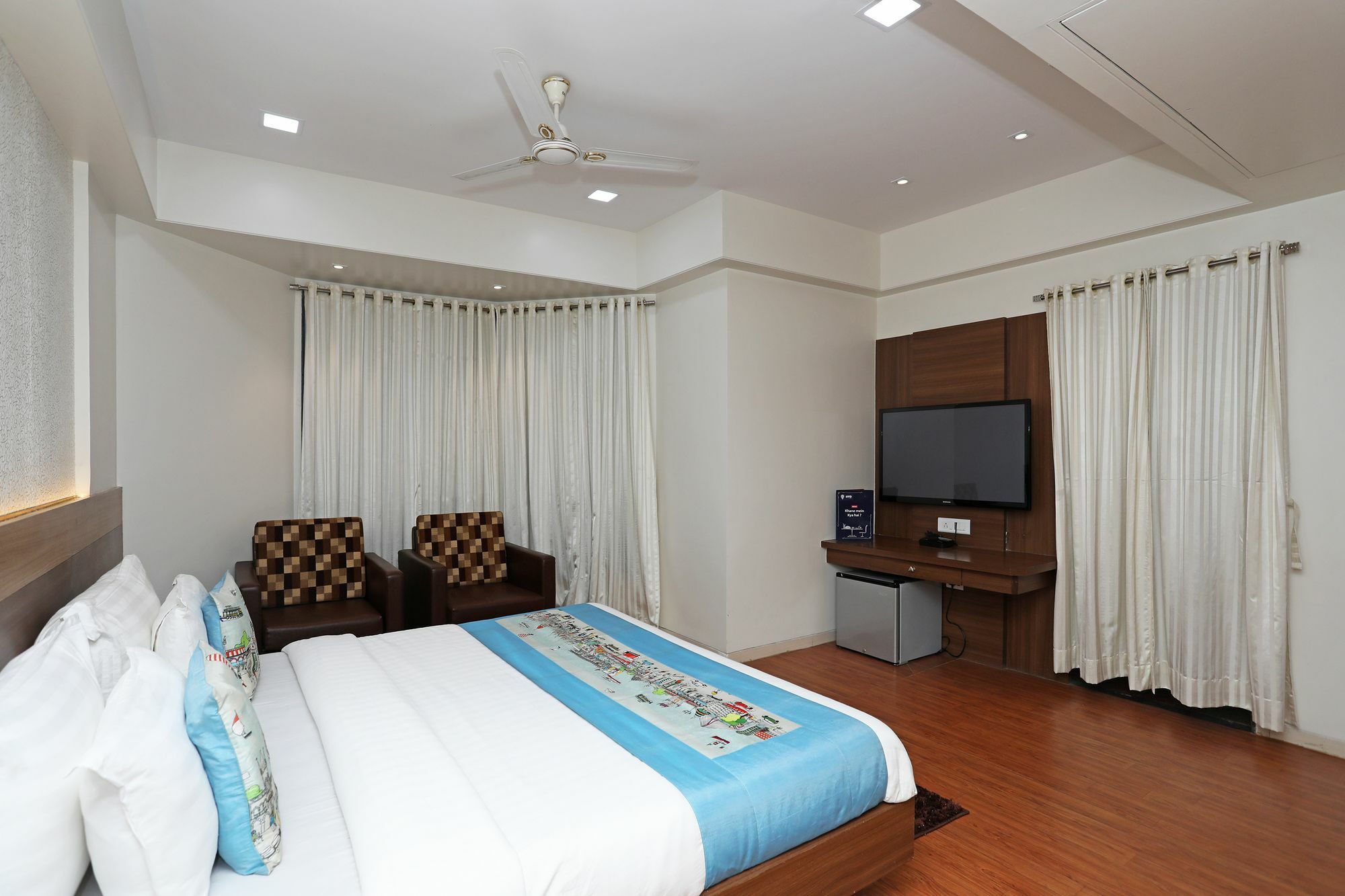 Oyo 10672 Hotel Riviera Nashik Eksteriør billede
