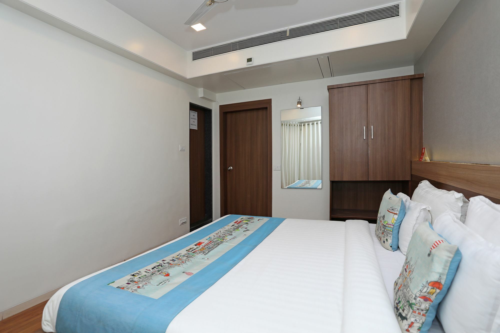 Oyo 10672 Hotel Riviera Nashik Eksteriør billede