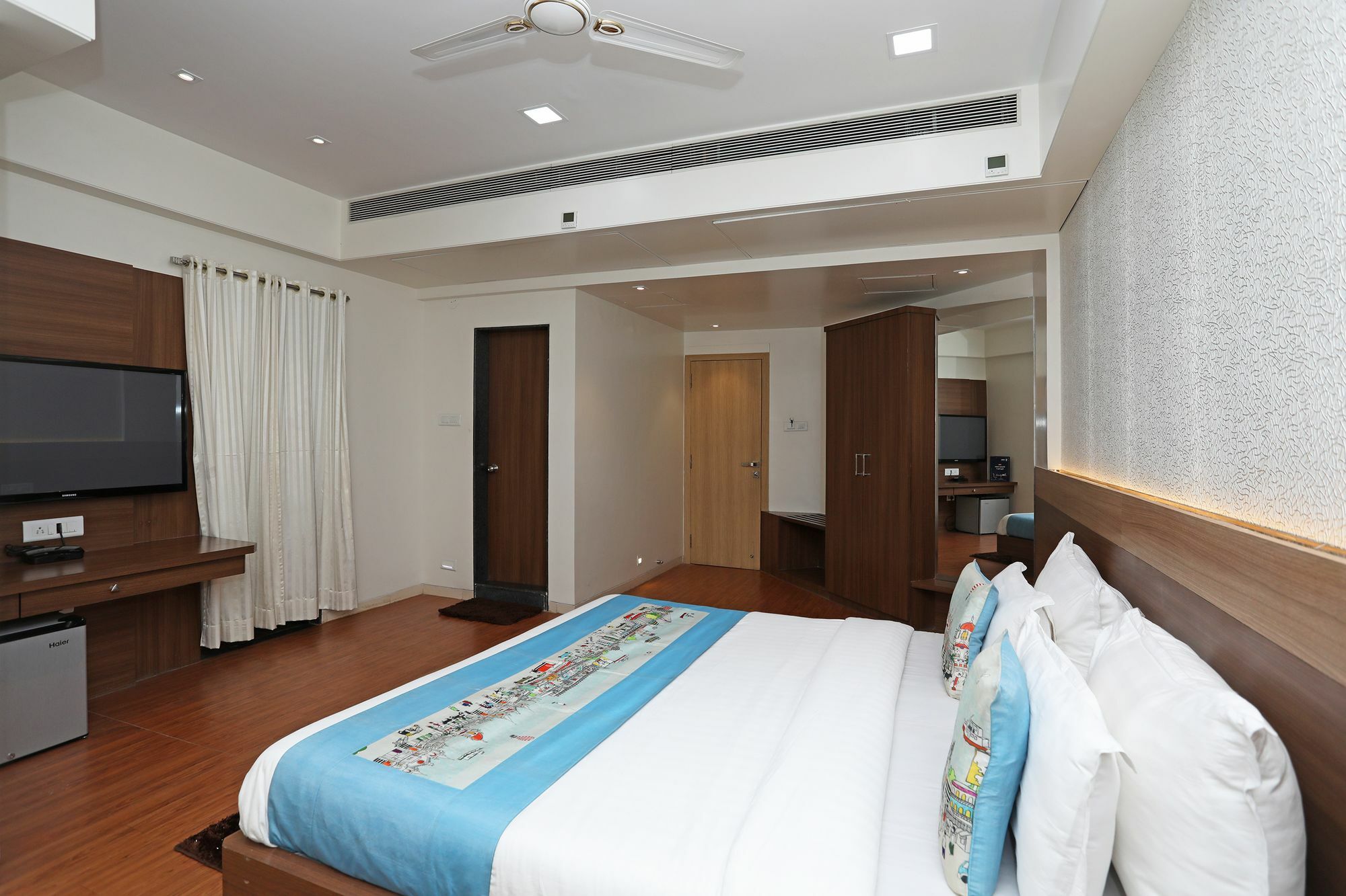 Oyo 10672 Hotel Riviera Nashik Eksteriør billede